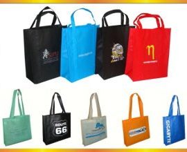Decal nhiệt in logo màu ép chất liệu vải